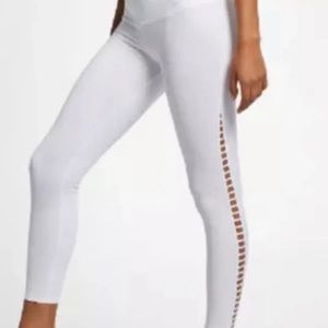 NWT Women’s Nike Sculpt Hyper High Rise Studio 7/8 training tights ladder leg